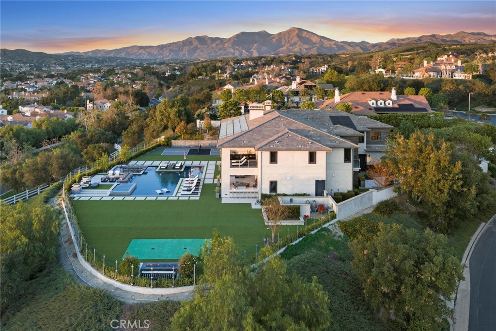 11 Thurston Drive