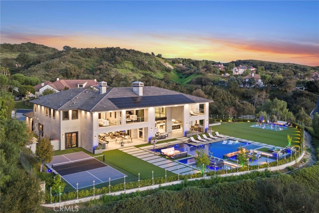 11 Thurston Drive