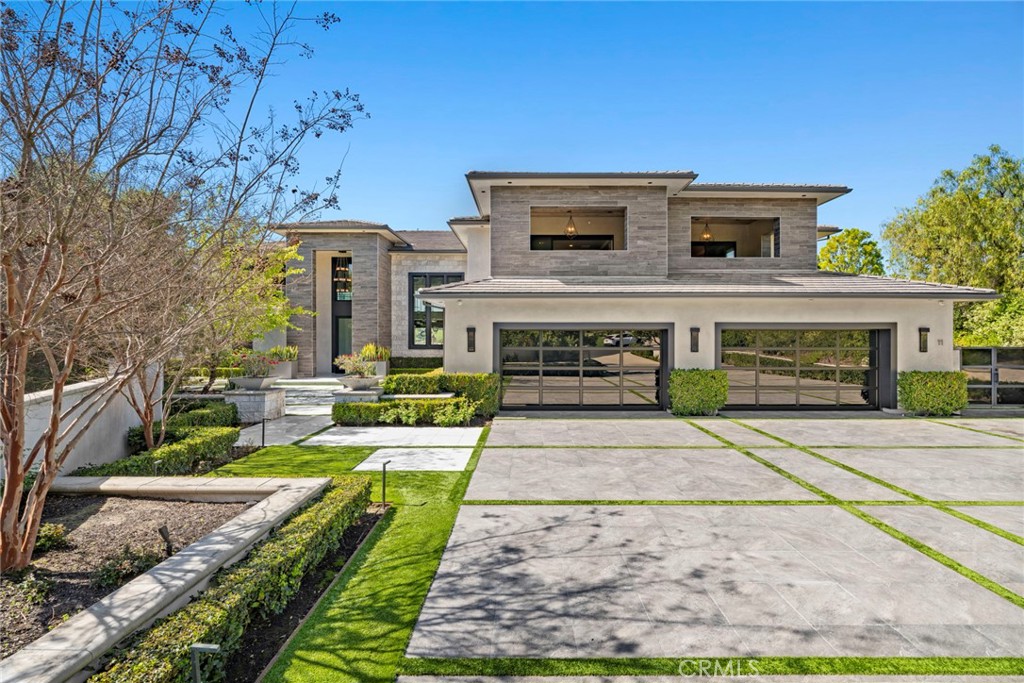 11 Thurston Drive