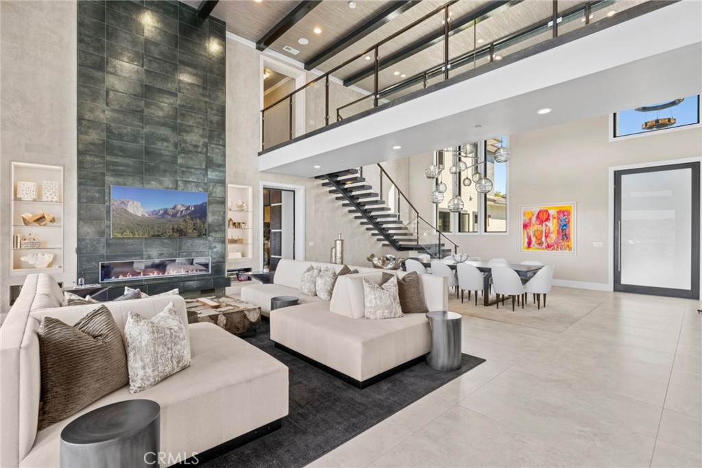 11 Thurston Drive