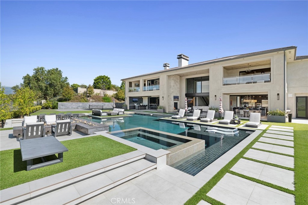 11 Thurston Drive