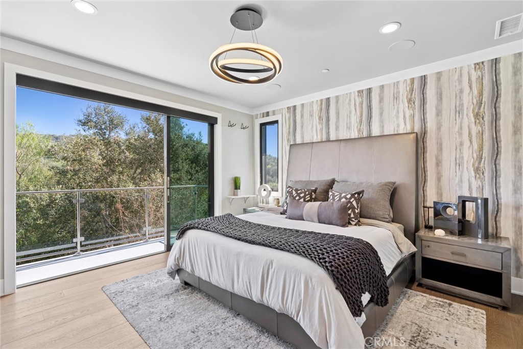 11 Thurston Drive