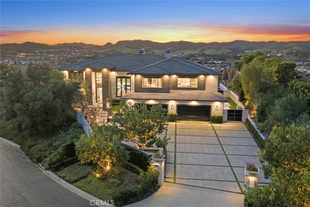 11 Thurston Drive