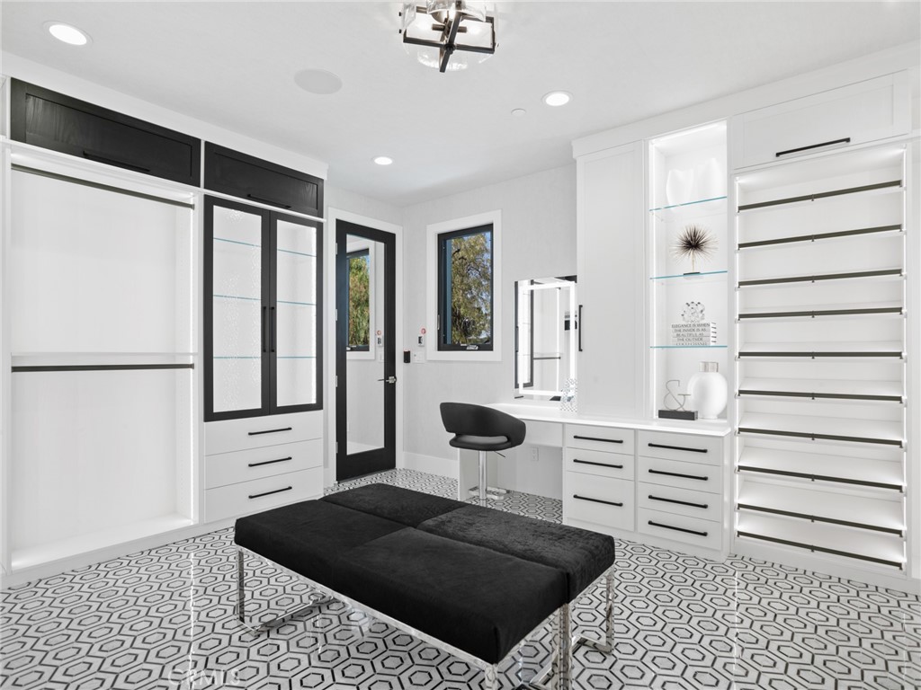 11 Thurston Drive