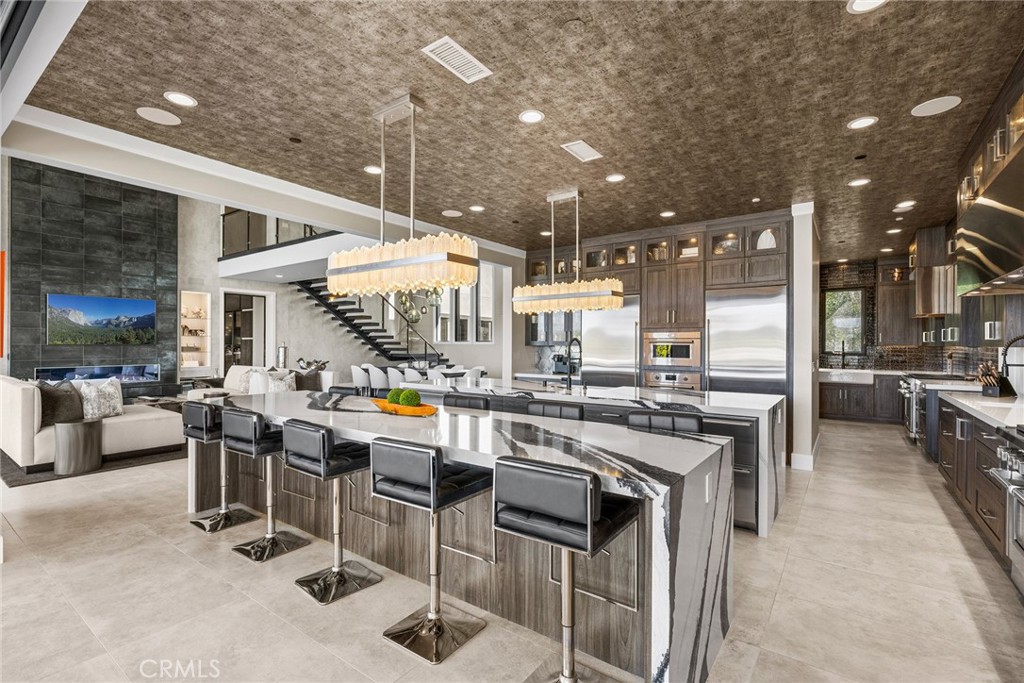 11 Thurston Drive
