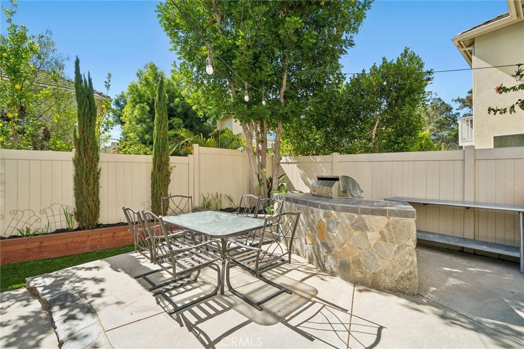 6 Coffeeberry Court