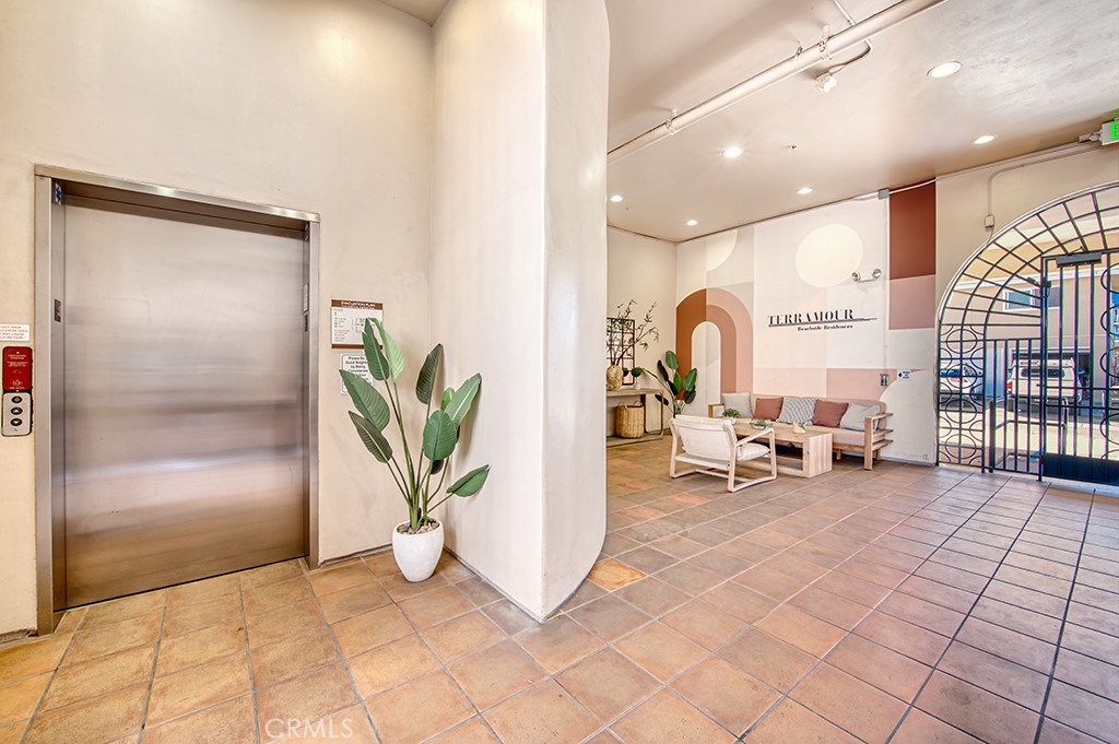 1520 N. El Camino Real 11