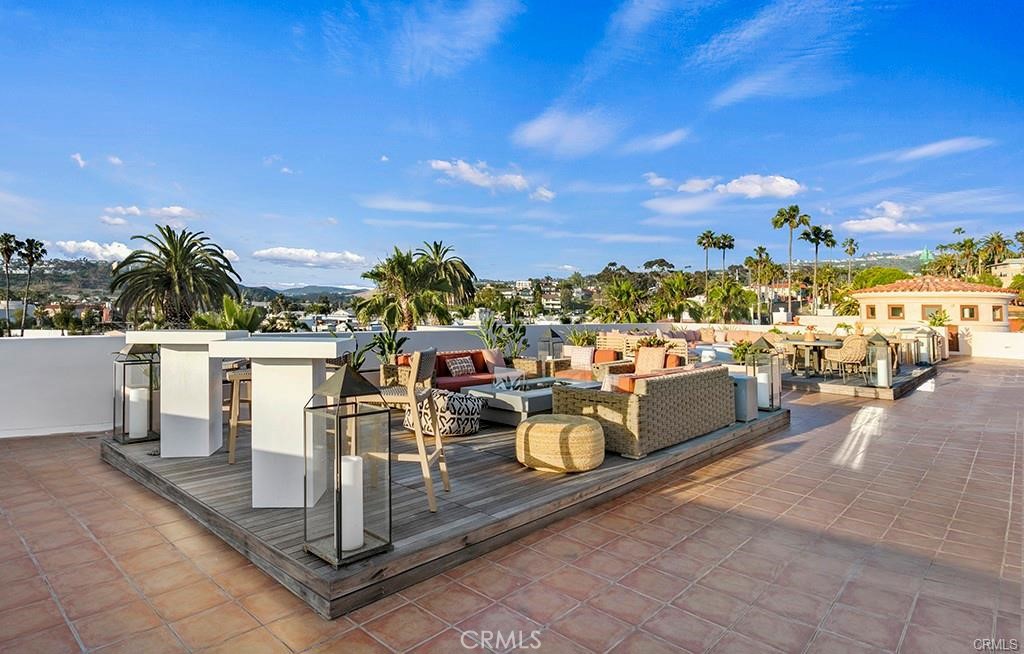 1520 N. El Camino Real 11