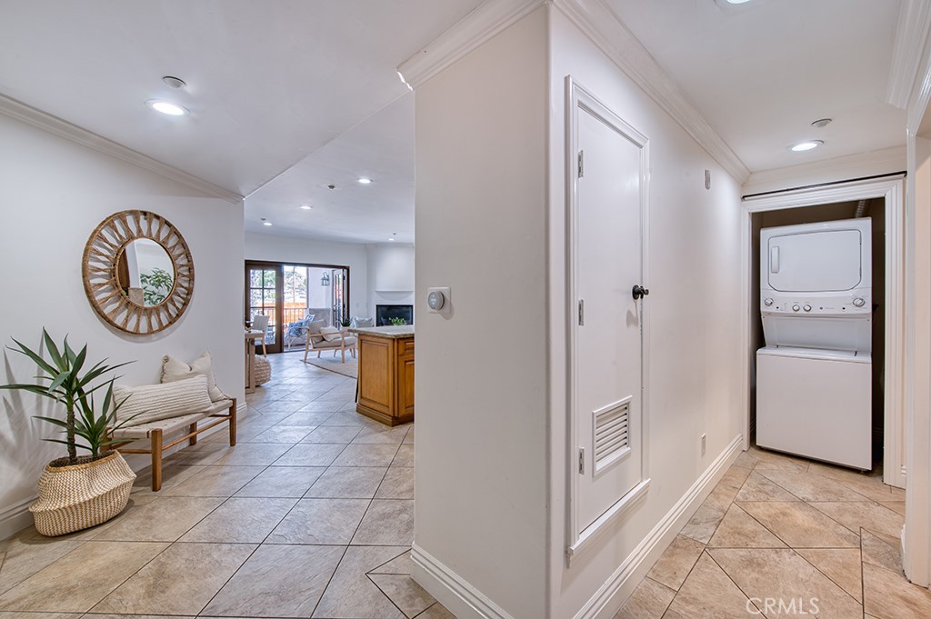 1520 N. El Camino Real 11