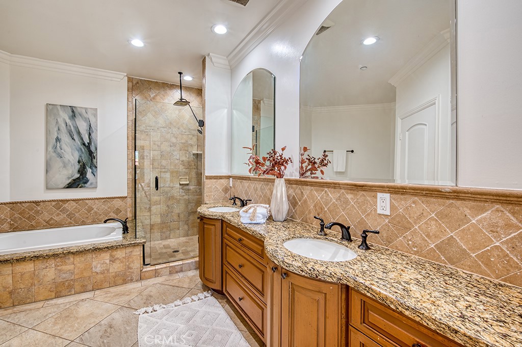 1520 N. El Camino Real 11