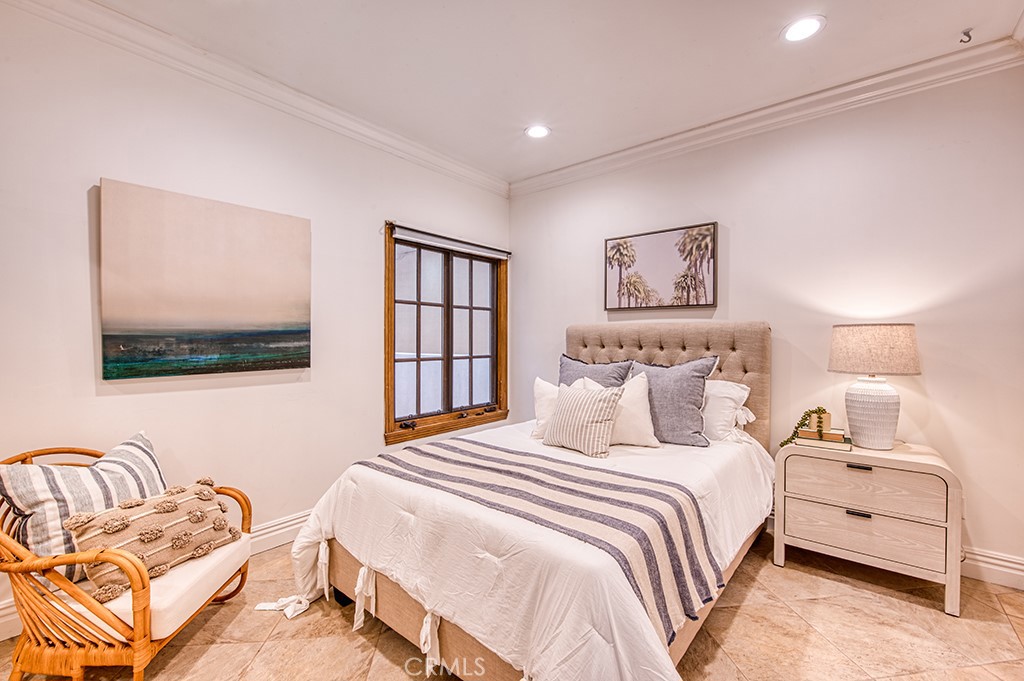 1520 N. El Camino Real 11