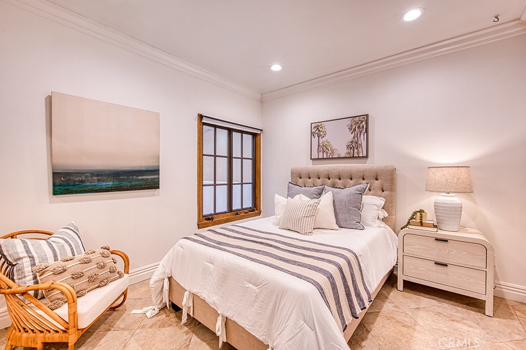 1520 N. El Camino Real 11