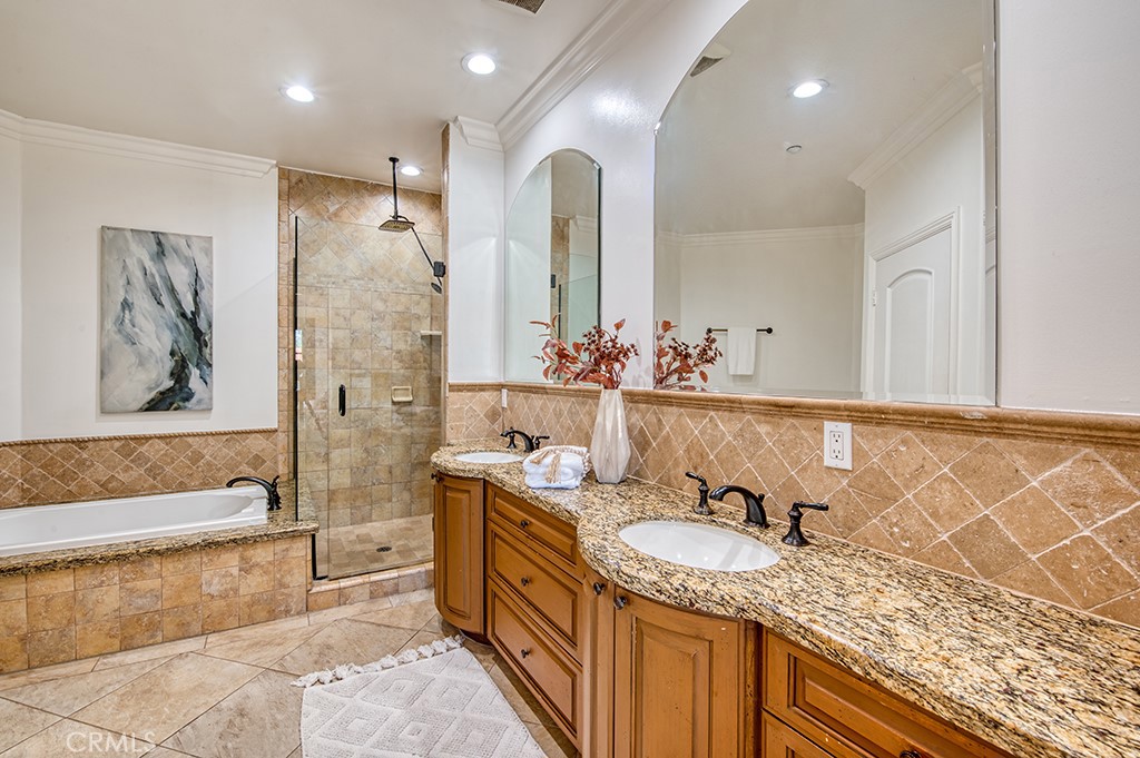 1520 N. El Camino Real 11