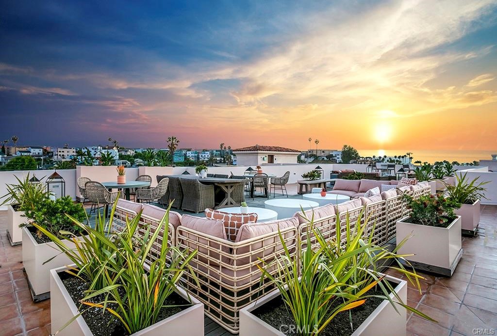 1520 N. El Camino Real 11