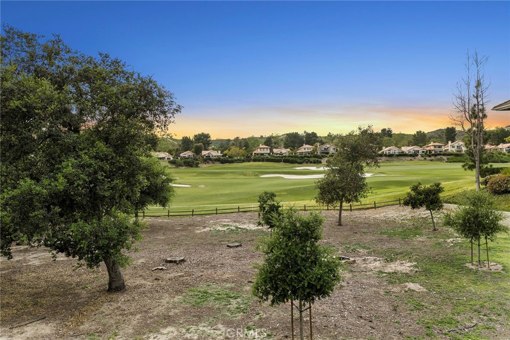 35 Oak Knolls