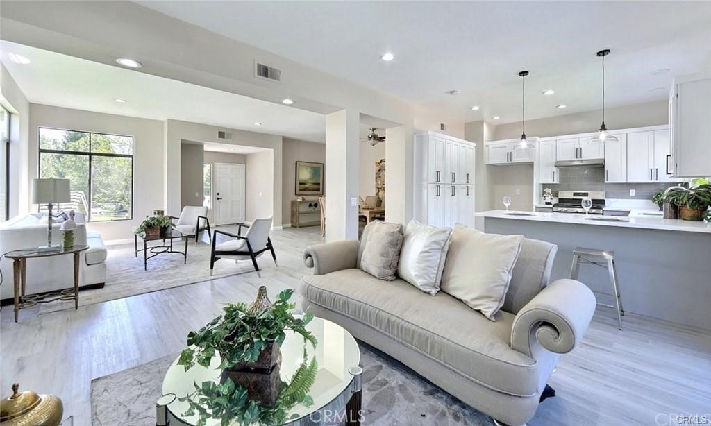 35 Oak Knolls