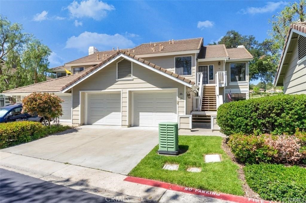 35 Oak Knolls