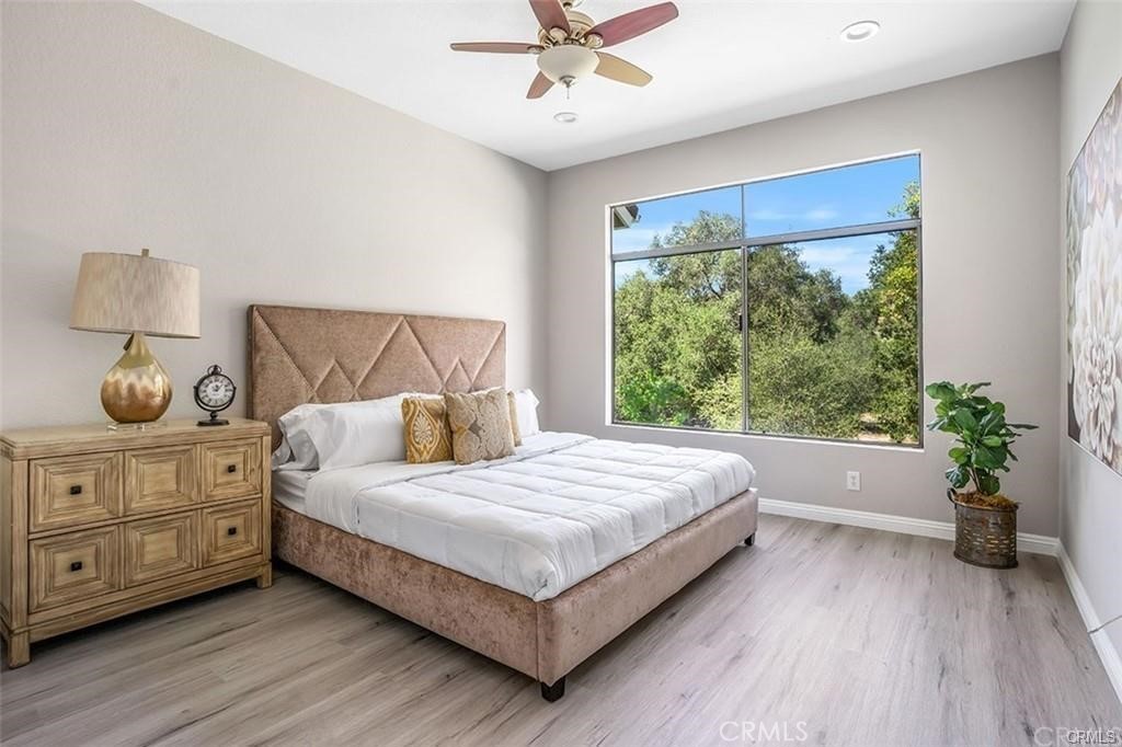 35 Oak Knolls