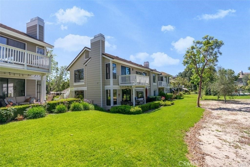 35 Oak Knolls