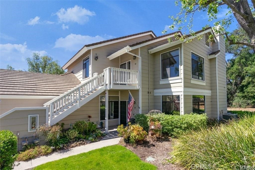 35 Oak Knolls