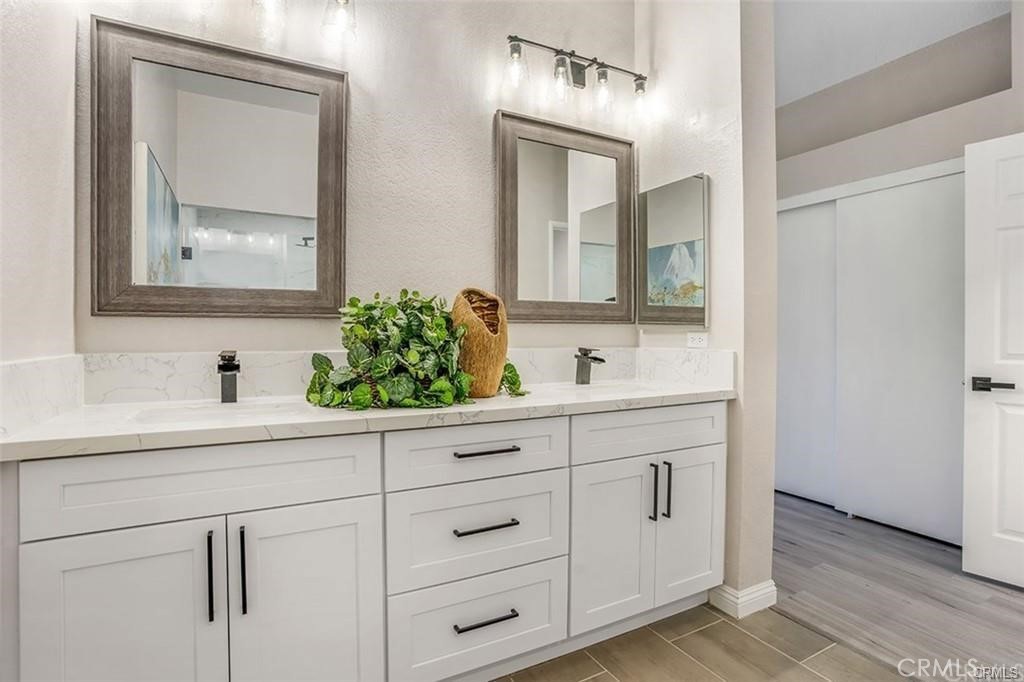 35 Oak Knolls