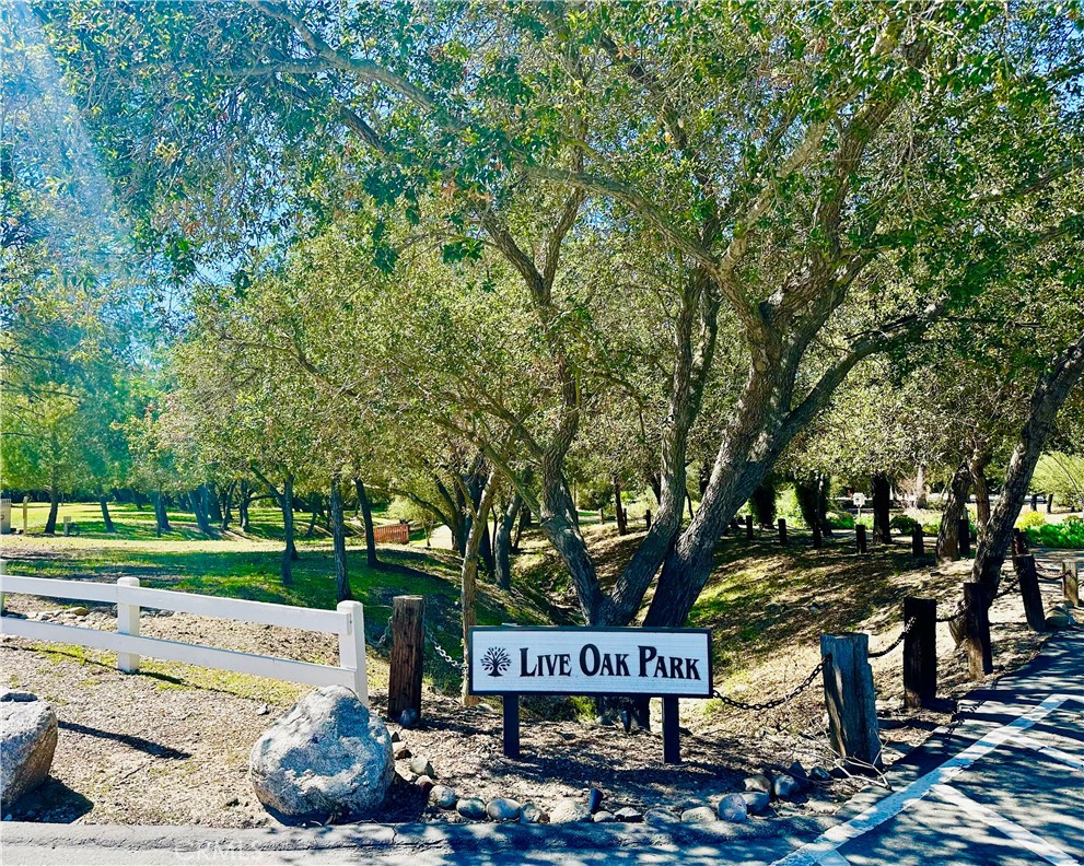 35 Oak Knolls