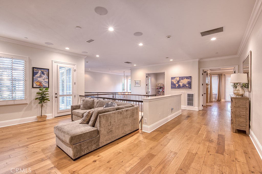 22 Hawthorne