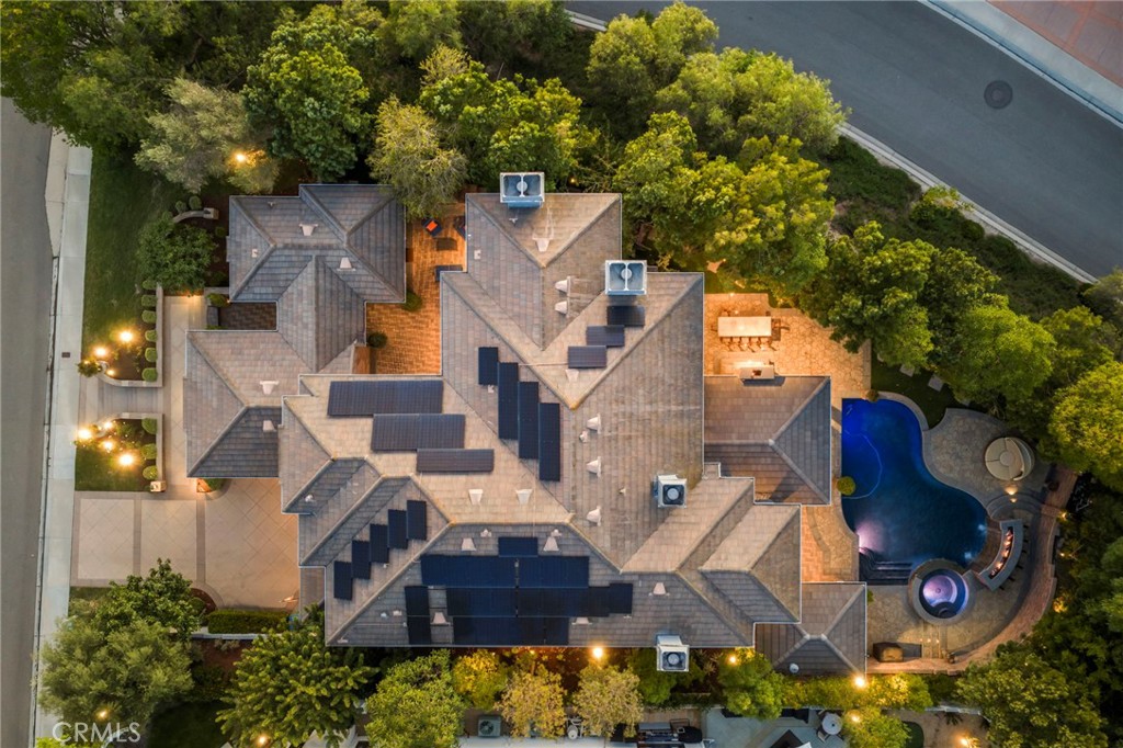 22 Hawthorne