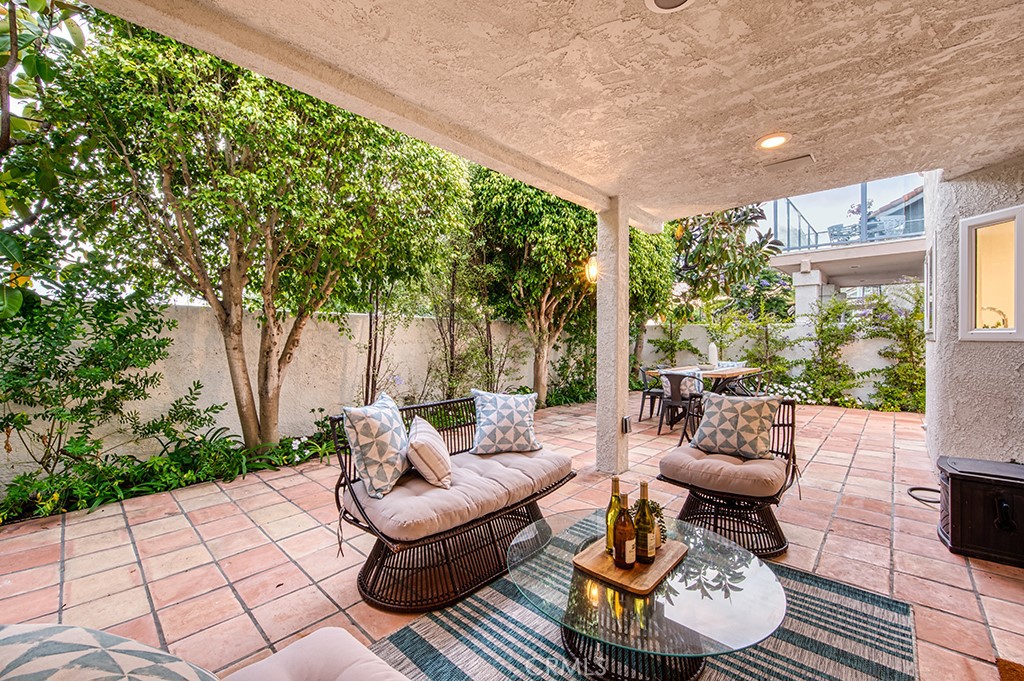27 Palm Beach Court
