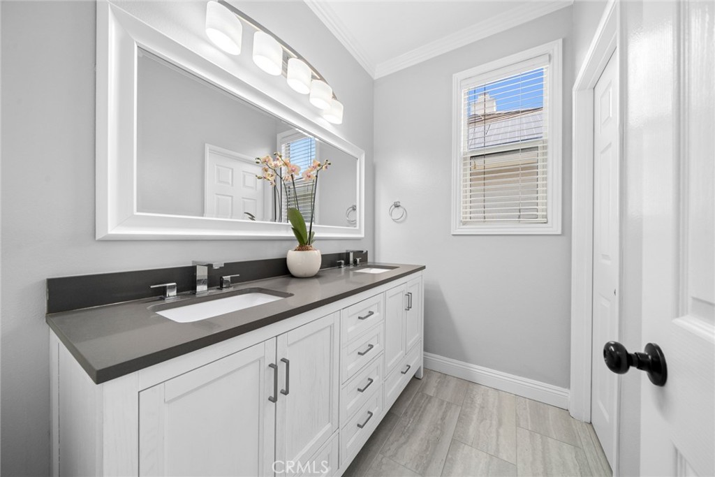 6 Coffeeberry Court