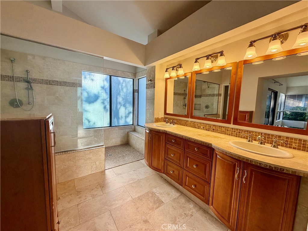 26711 Sierra Vista