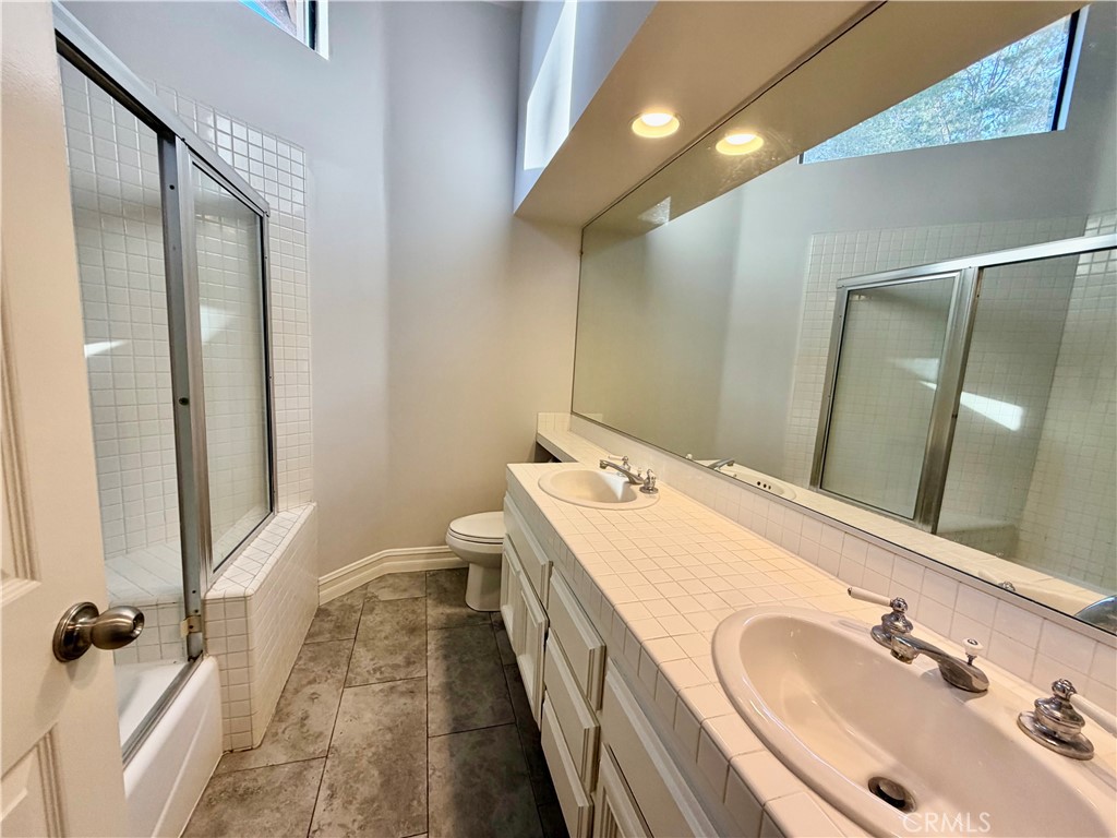 26711 Sierra Vista