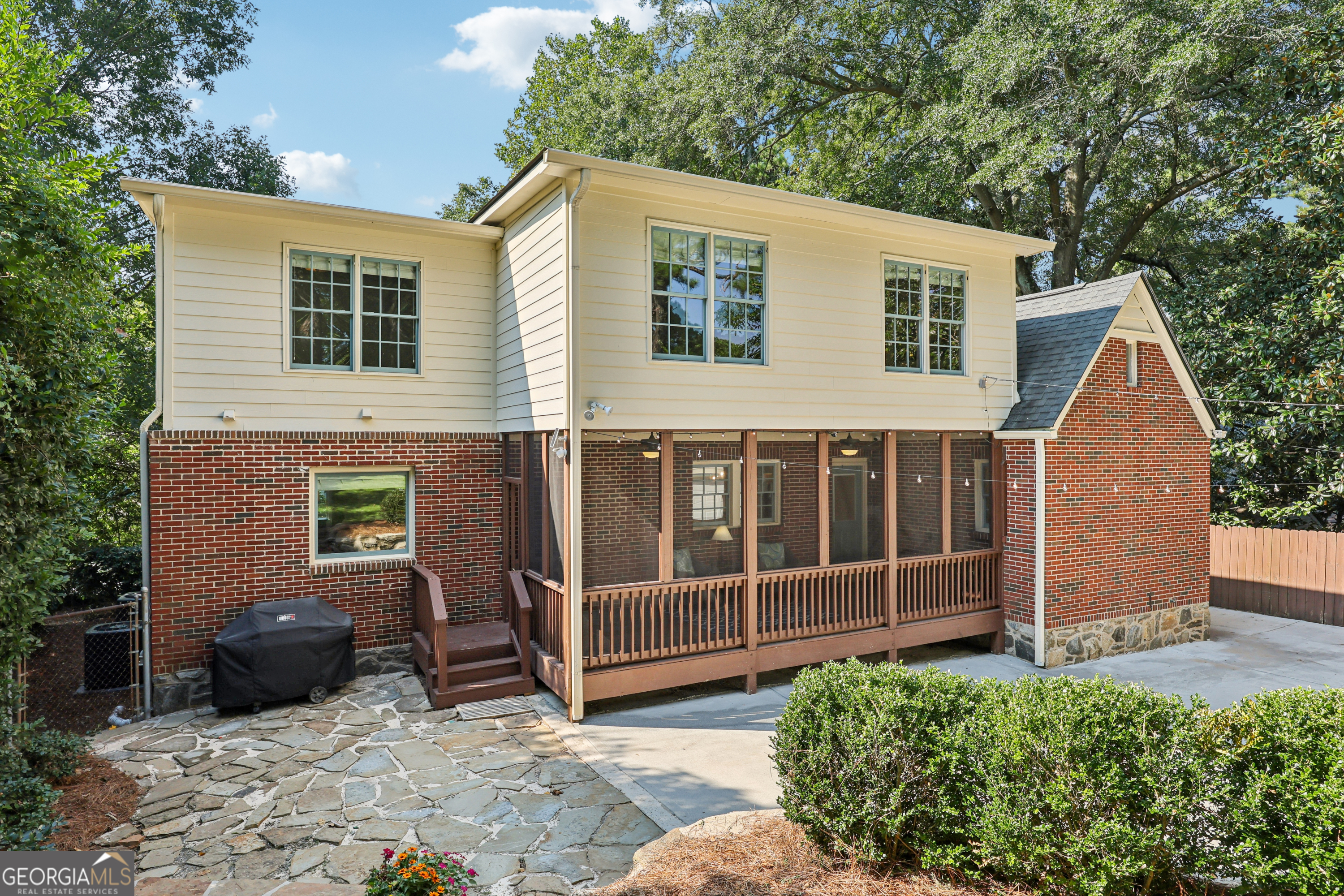 1590 Johnson Road NE