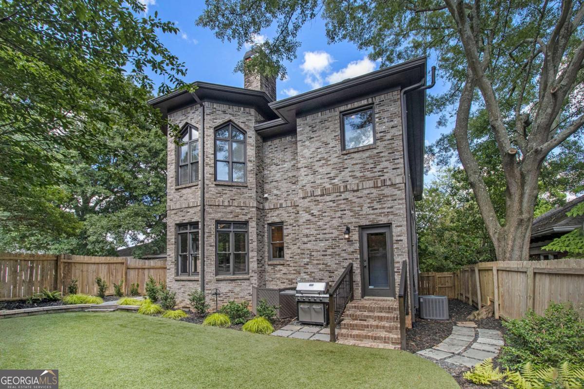 1260 Monroe Drive NE