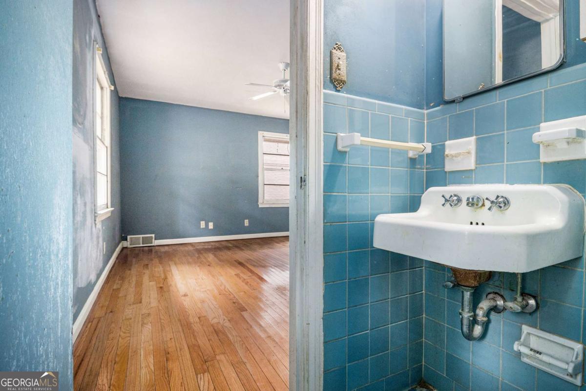 1880 Wellbourne Drive NE