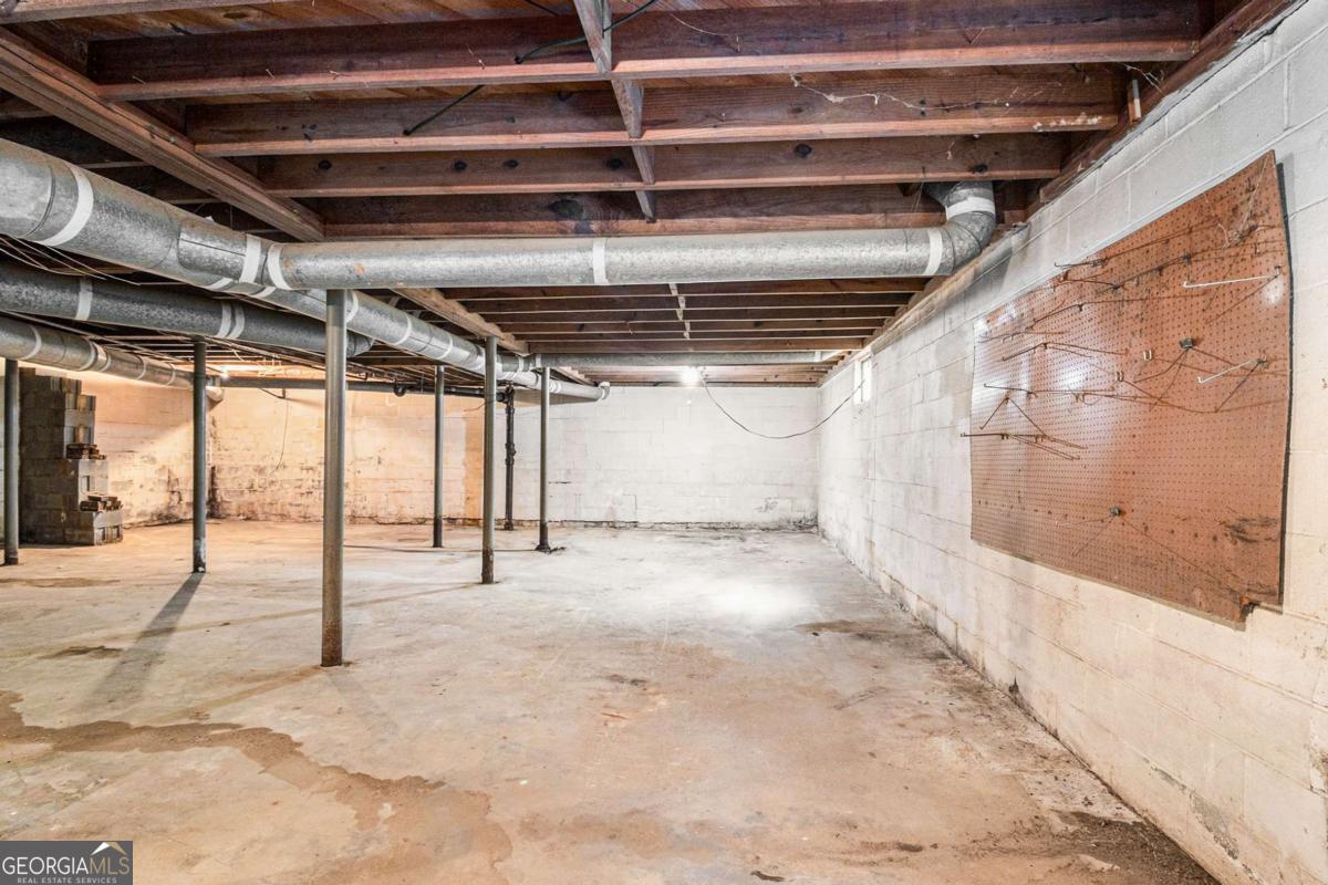 1880 Wellbourne Drive NE