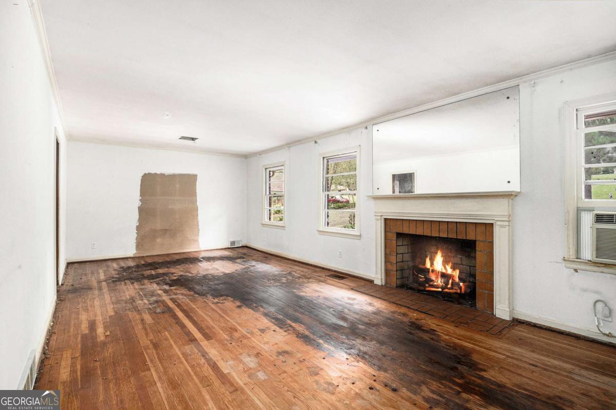 1880 Wellbourne Drive NE