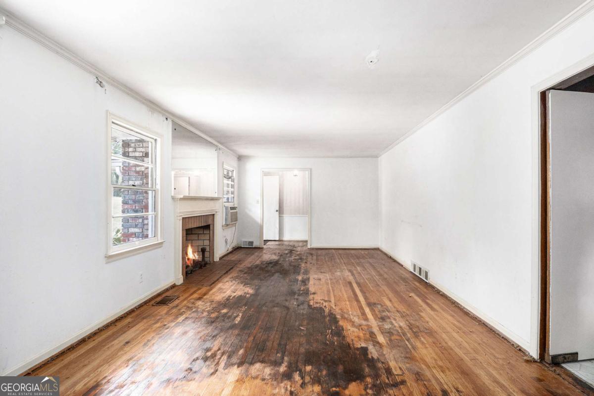 1880 Wellbourne Drive NE