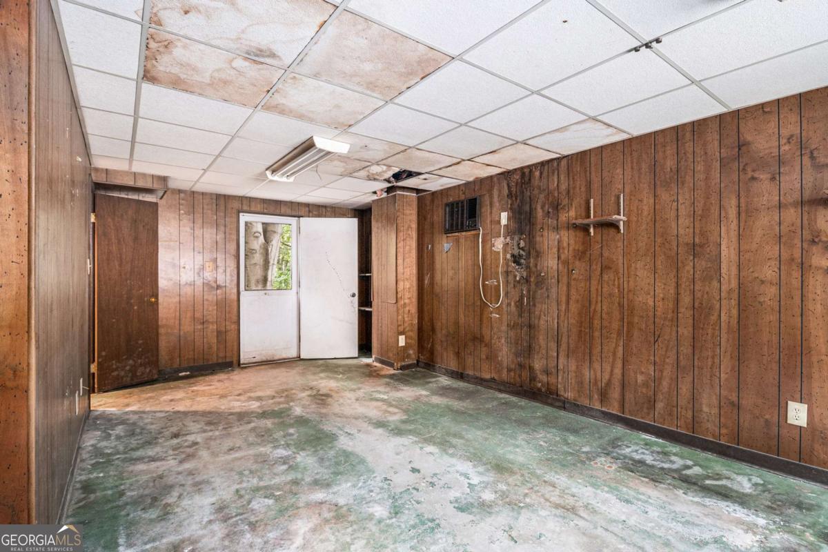 1880 Wellbourne Drive NE