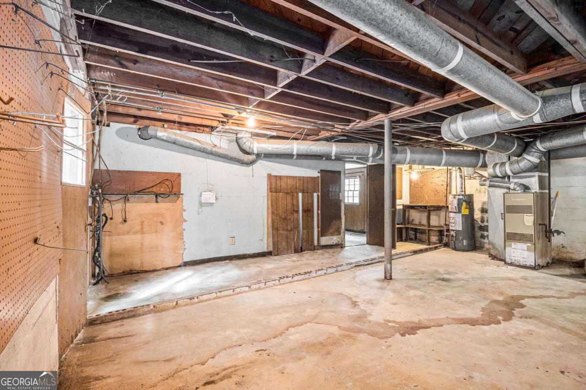 1880 Wellbourne Drive NE