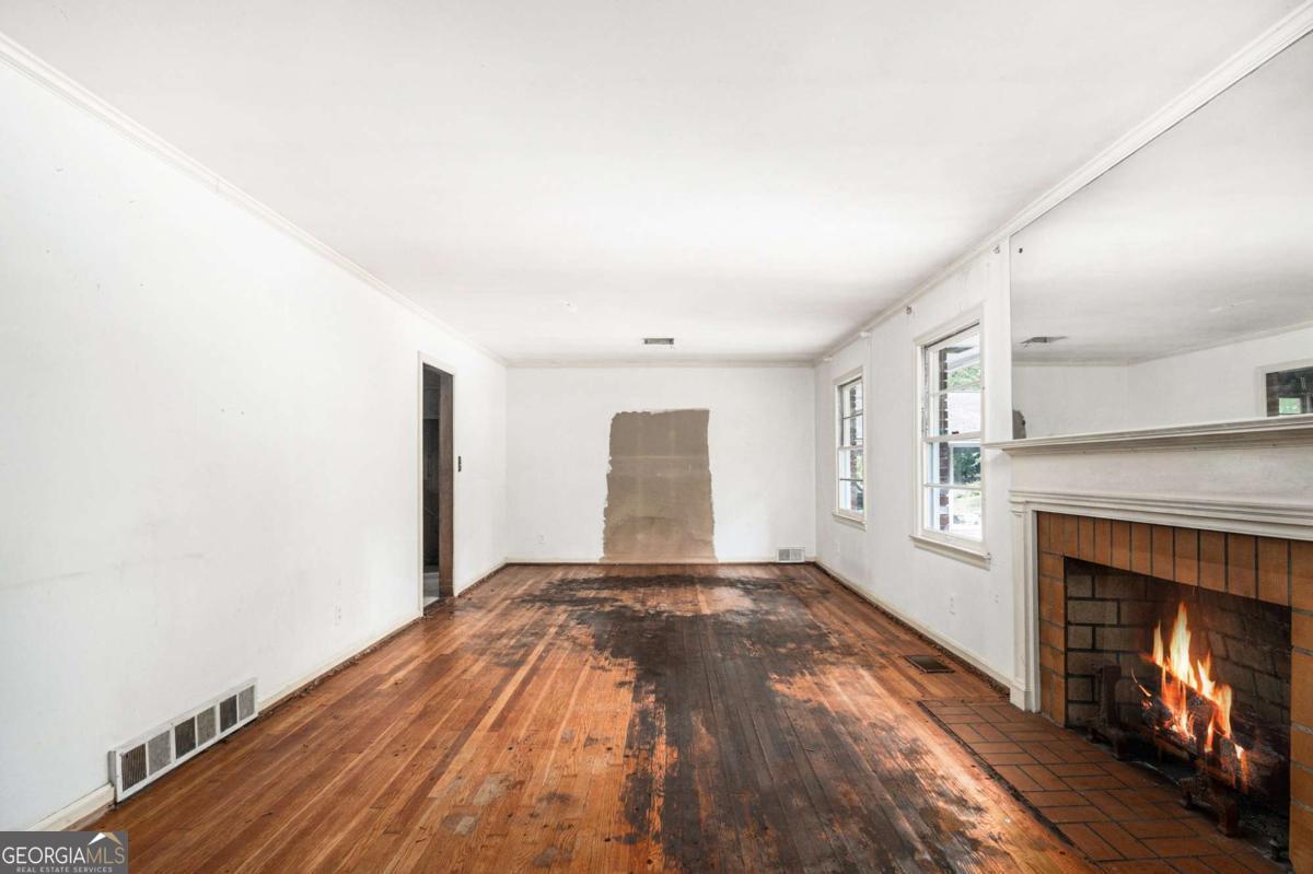 1880 Wellbourne Drive NE