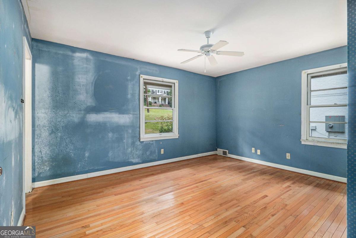 1880 Wellbourne Drive NE