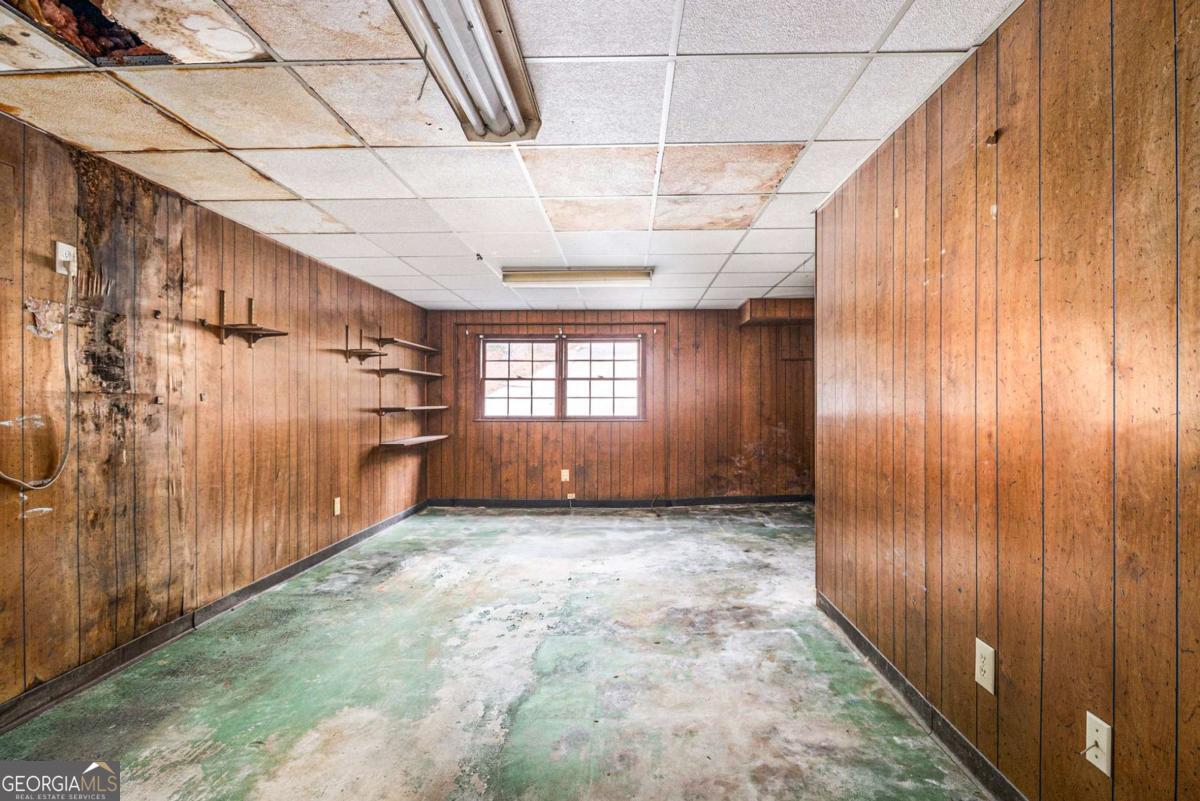 1880 Wellbourne Drive NE