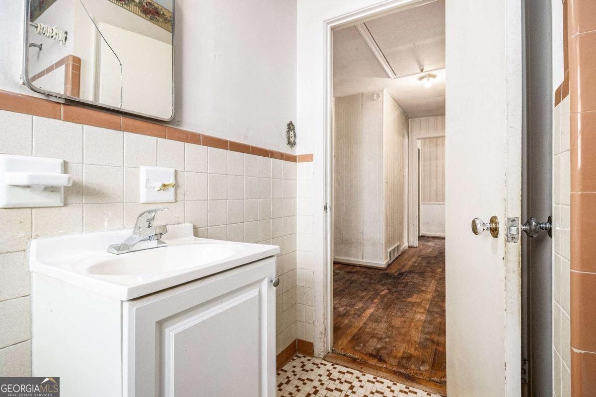 1880 Wellbourne Drive NE