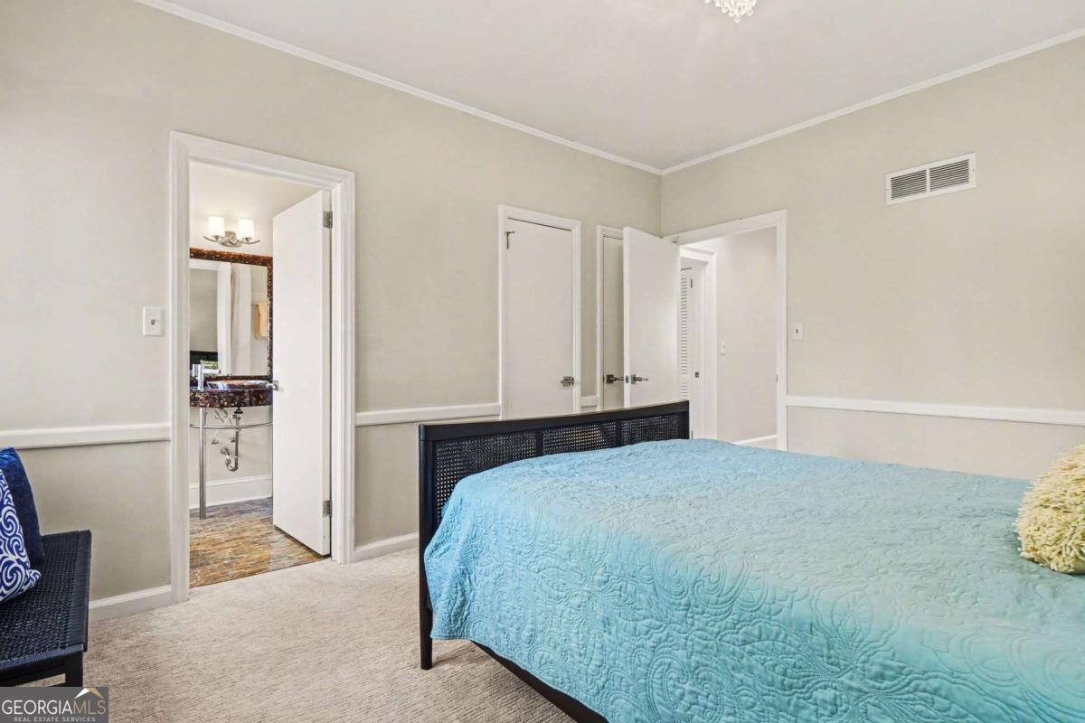 887 Berkshire Road NE