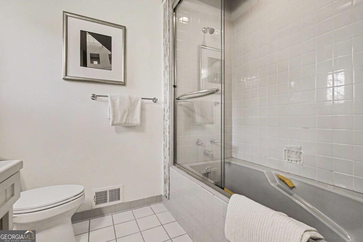 887 Berkshire Road NE