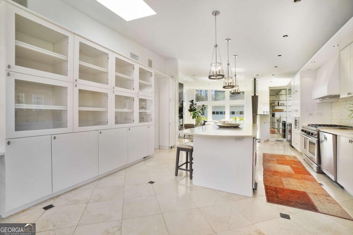 887 Berkshire Road NE