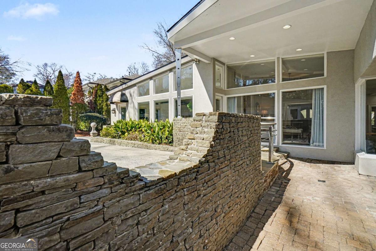 887 Berkshire Road NE