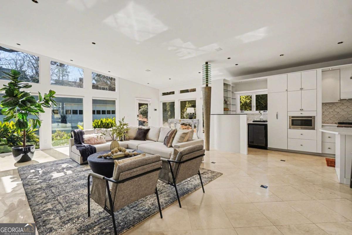 887 Berkshire Road NE