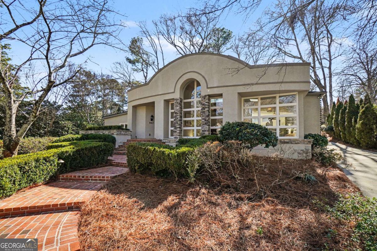 887 Berkshire Road NE